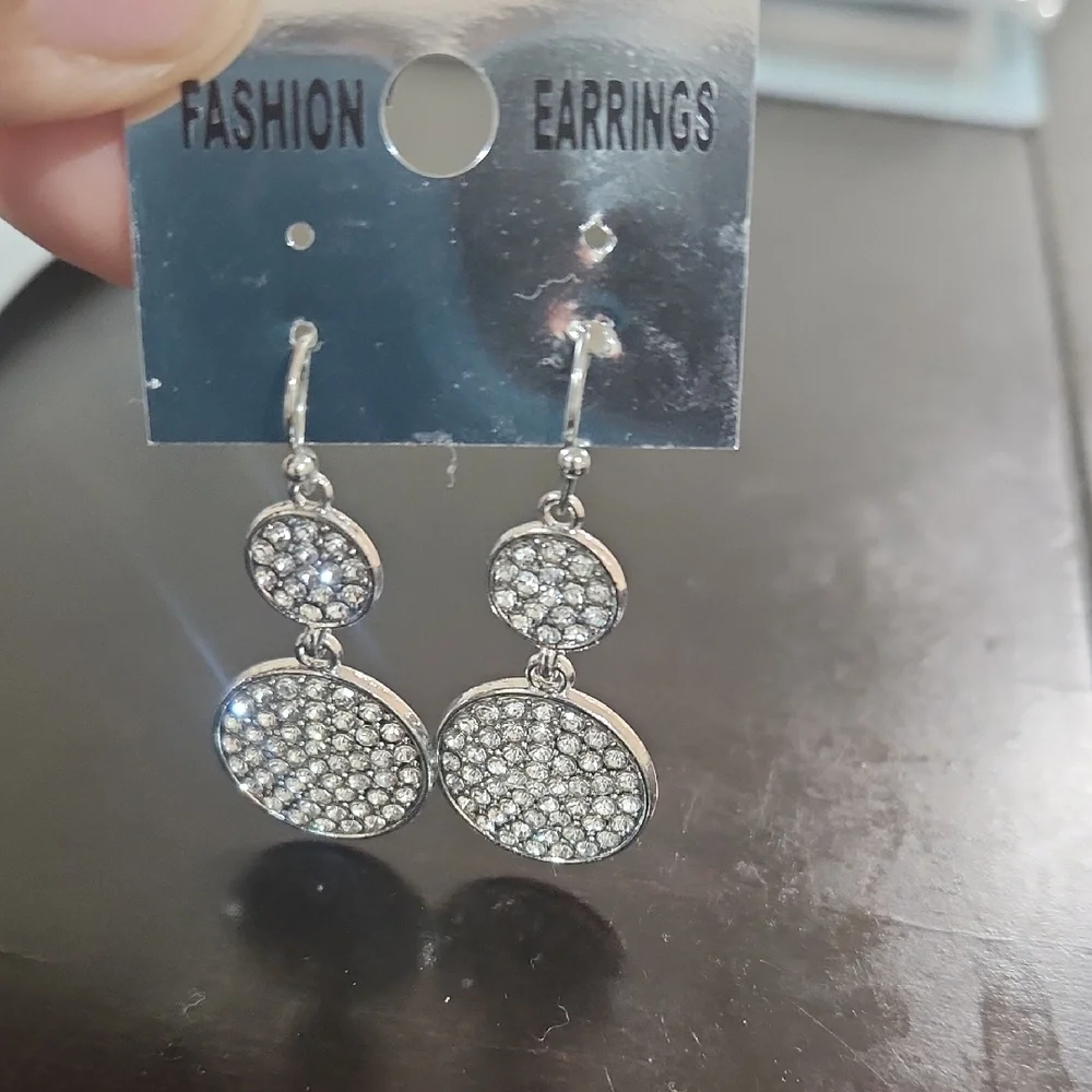 Elegant Silver Dangle Fashion Earrings